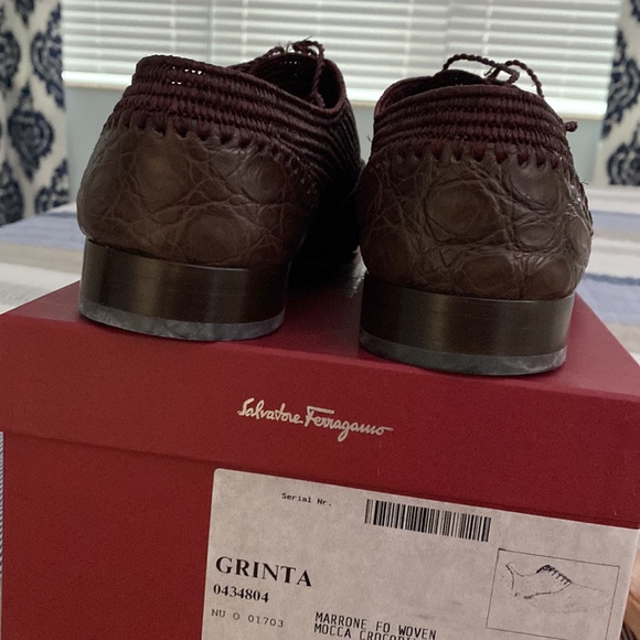 Salvatore Ferragamo Men’s size 10 woven raffia shoes, brown. - Picture 2 of 9